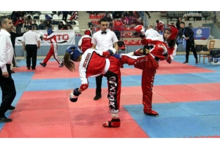 Bayanlara Özel Kick Boks Dersleri